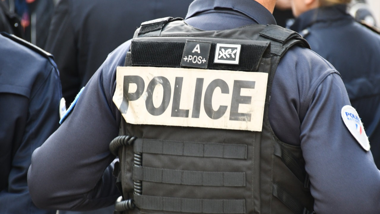 À Villeurbanne, un contrôle de police mène à la découverte d’un véritable arsenal