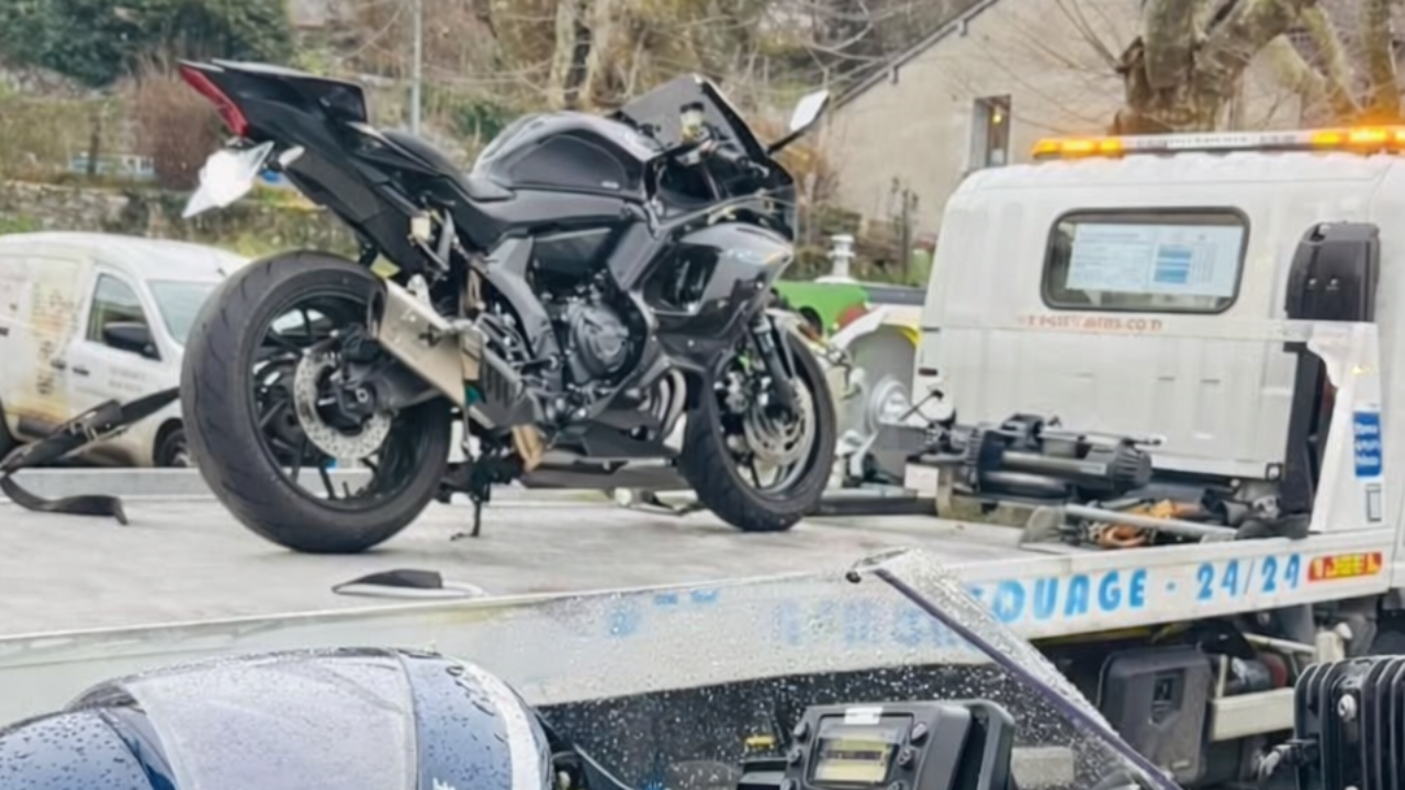 Ce motard bat tous les records sur cette route près de Lyon : il est stoppé net par les gendarmes