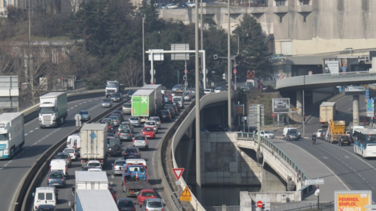 Vacances de la Toussaint : des difficultés attendues sur les routes d'Auvergne-Rhône-Alpes vendredi