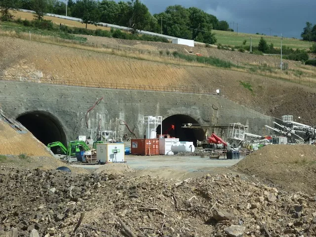 Le premier tunnel percé sur le grand chantier de l'A89