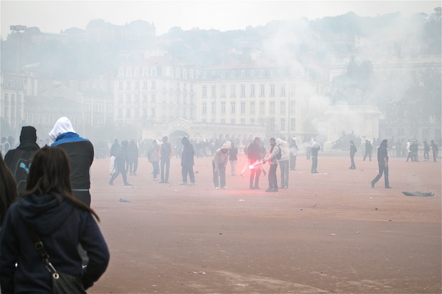Violences urbaines &agrave; Lyon : les &eacute;lus et syndicats r&eacute;agissent