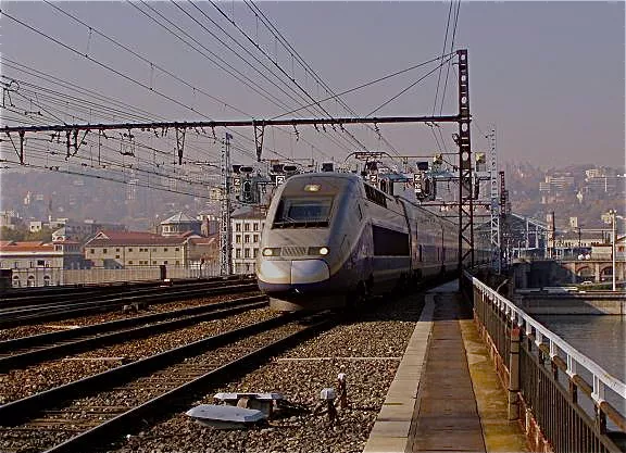 Après le Département, la Région se penche sur une ligne à grande vitesse Paris-Orléans-Clermont-Lyon