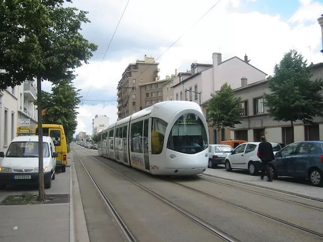 Lyon : un homme blessé au cutter dans le tramway lundi soir