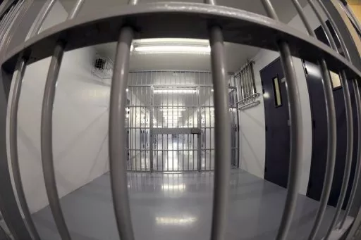 Suicide en prison : "Le problème vient de la déshumanisation et de la détention"