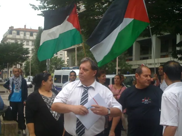 Le drapeau palestinien sur le fronton de la mairie de Vaulx-en Velin va devoir être retiré
