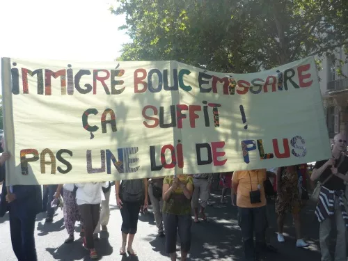 Les anti-Besson défilent à Lyon