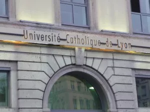 Les trois sites de l'Université catholique de Lyon qui ont été fermés aux étudiants par mesure de sécurité