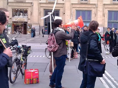 Lyon: ils manifestent contre le nucléaire