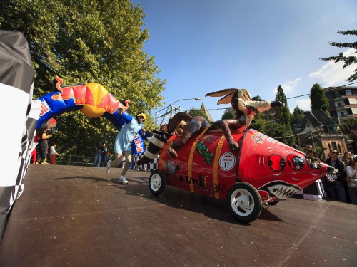 On En Sait Plus Sur La Red Bull Caisses A Savon De Lyon