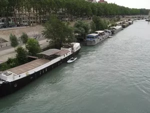 Parcourez le Rhône en navette fluviale électrique