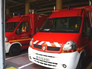 Pompiers et policiers pris pour cible à Villefranche-sur-Saône