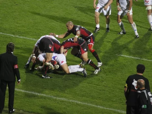 Rugby: choc de titan pour le LOU