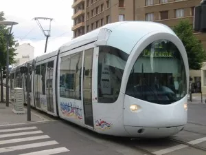 Un cycliste percuté par un tram dans le 2e arrondissement