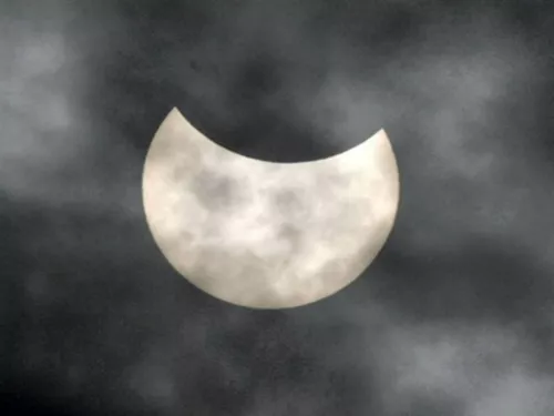 Une éclipse solaire partielle va se dérouler mardi matin au-dessus de nos têtes