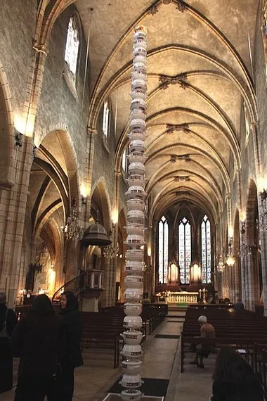 L'Eglise Saint-Bonaventure retrouve sa colonne pascale