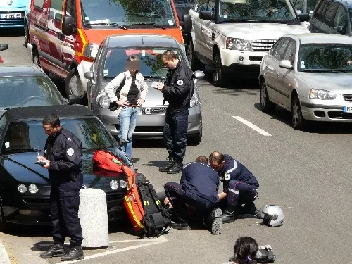 Bron : les occupants de la voiture à l'origine de la mort d'un motard se sont rendus