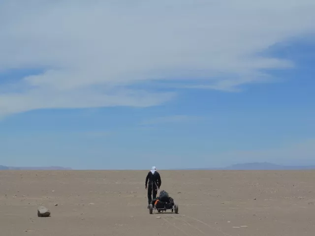 L'aventurier lyonnais Charles Hedrich s'en va battre un record dans le désert de l'Atacama
