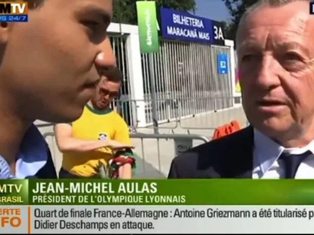 Coupe du Monde : le direct de BFMTV avec Jean-Michel Aulas perturbé par des saluts de la quenelle