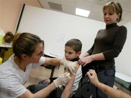 Grippe A : La vaccination pour les enfants scolaris&eacute;s a commenc&eacute;