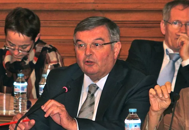 Michel Mercier, en colère, ne tranche pas la question du FN dans le Rhône