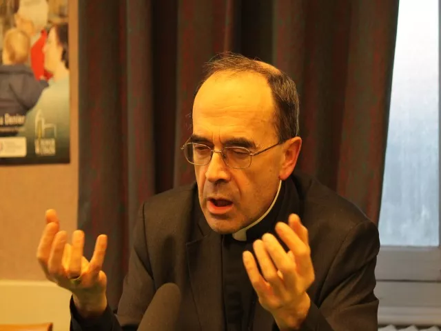 Prêtre pédophile : le cardinal Barbarin poussé à la démission par le pape François ?