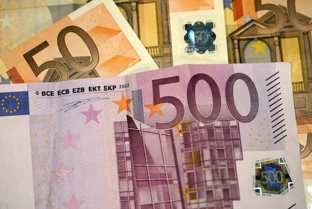 1,2 million d’euros en liquide saisis par la PJ de Lyon