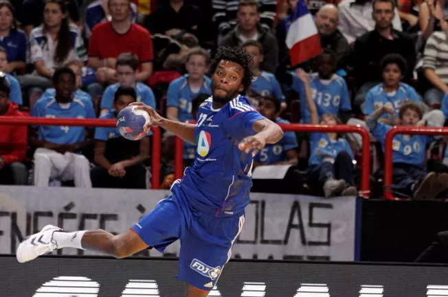 Euro de Hand : le Lyonnais Arnaud Bingo va "remettre le bleu de chauffe"