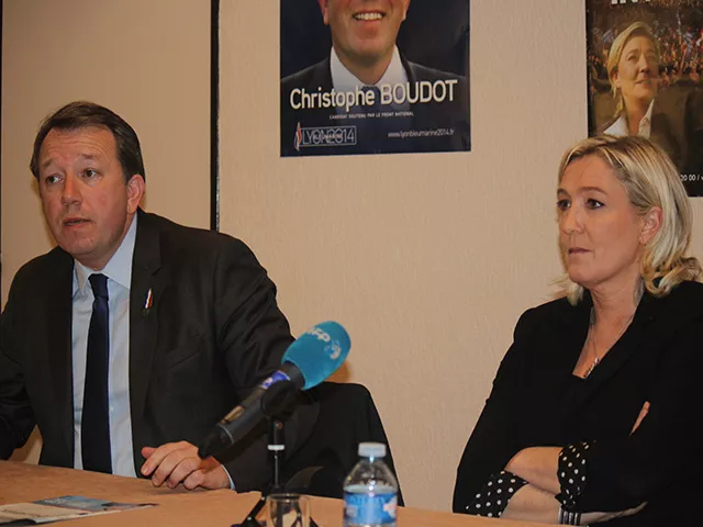 Municipales à Lyon : le tacle de Marine Le Pen à Collomb, "le sultan de province"