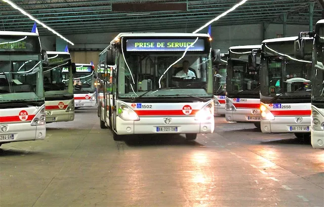 Droit de retrait des conducteurs TCL apr&egrave;s l'incendie d'un bus &agrave; Rillieux-la-Pape