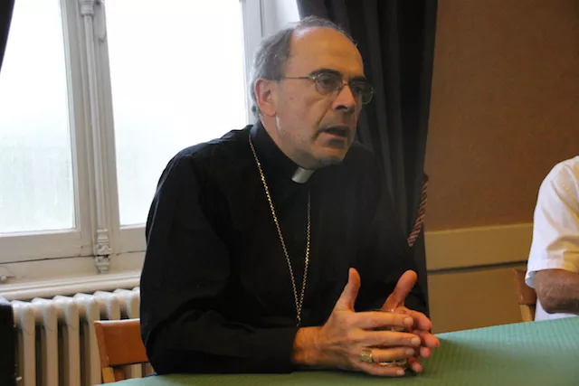 De retour à Lyon, le cardinal Barbarin parle d'un séjour "touchant" en Irak
