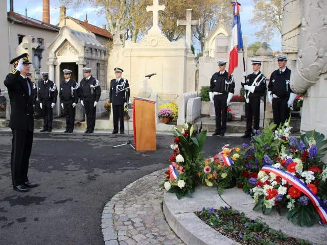 Cérémonie pour honorer la mémoire des policiers morts pour la France