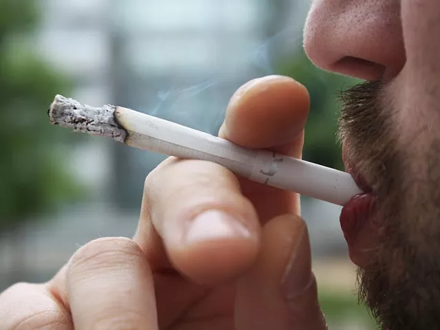 Des lycéens autorisés à fumer dans la cour, une plainte déposée à Lyon