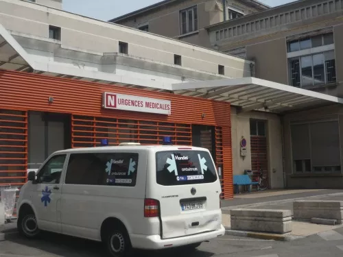 Le collégien hospitalisé à Lyon suite à une bagarre est décédé