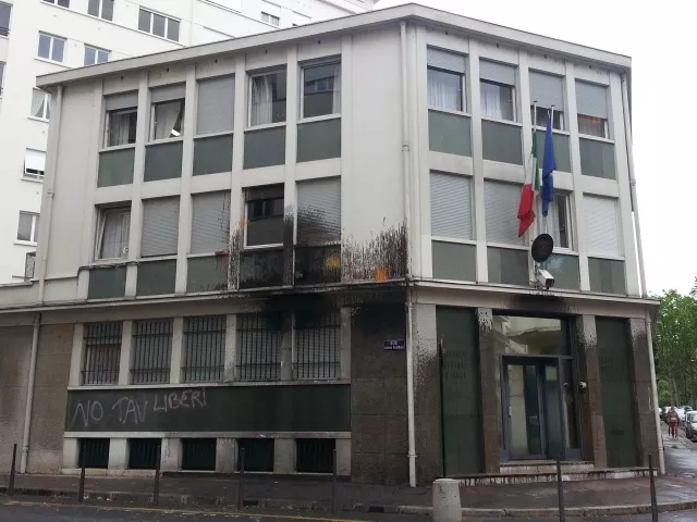 Le consulat d'Italie visé par les anti Lyon-Turin