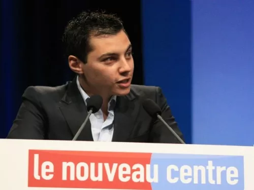 Nouveau Centre : le Lyonnais Jérémy Coste fait sécession