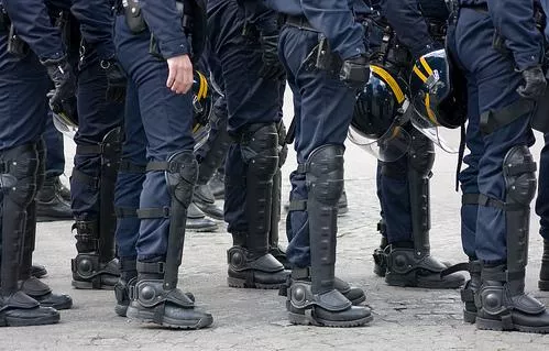 Jets de pierre sur des policiers dans le 7e arrondissement de Lyon