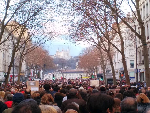 Lyon : un quart de la population a marché contre le terrorisme dimanche ! (Photos)
