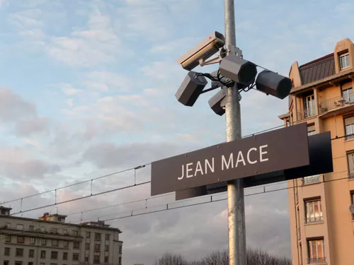 Prochain arrêt "Jean Macé"