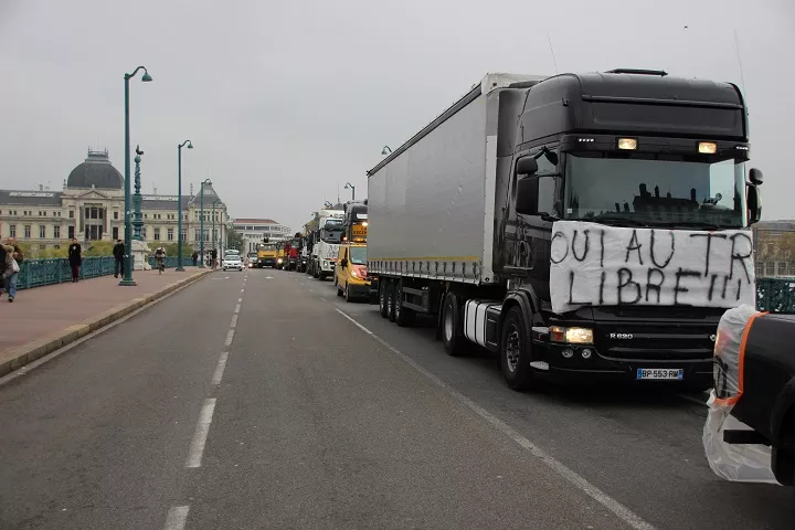 Ecotaxe : 60 camions dans les rues et aux abords de Lyon
