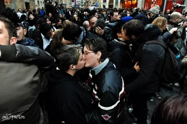 Un kiss-in prévu le 7 mai devant la Grande mosquée de Lyon