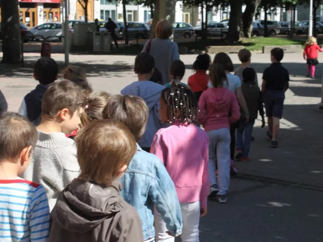 Réforme des rythmes scolaires à Lyon : le Sgen-CFDT et la FCPE parlent de "manipulation"