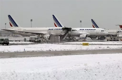 Neige : les perturbations touchent également l’aéroport Saint-Exupéry