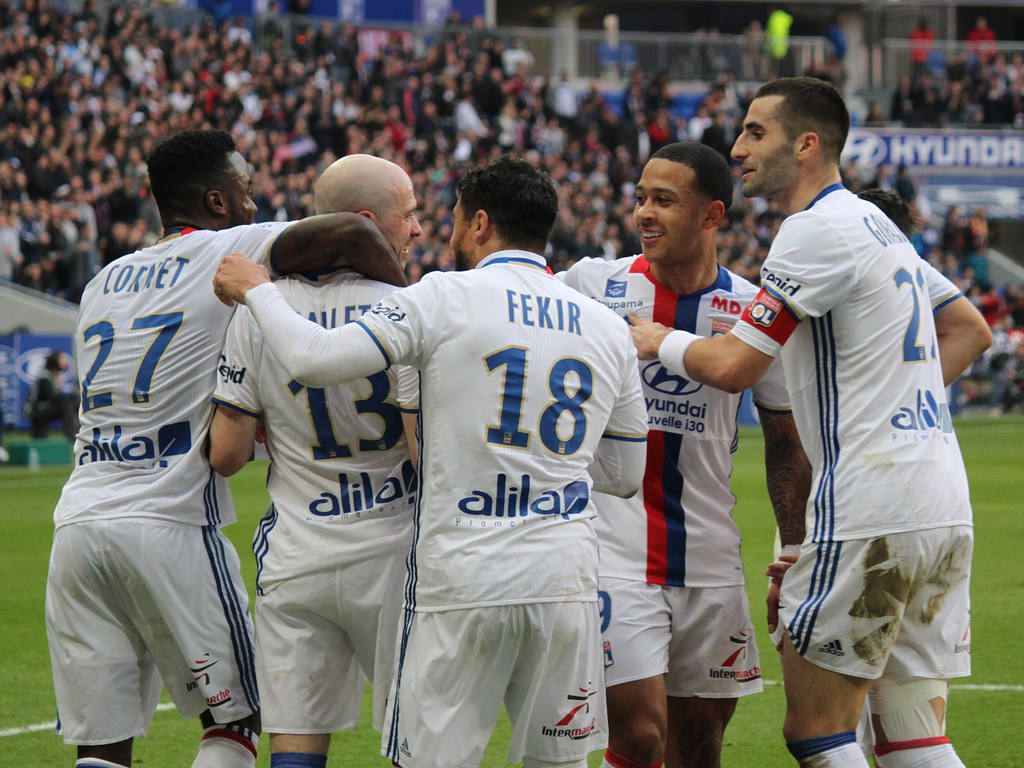 Fanion FC Bourg-Péronnas Vs Olympique Lyonnais – Coupe De France 2004 – 10x9 Cm