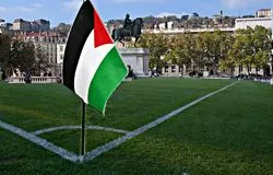 Lyon : la place Bellecour  transformée en terrain de foot contre une compétition en Israël