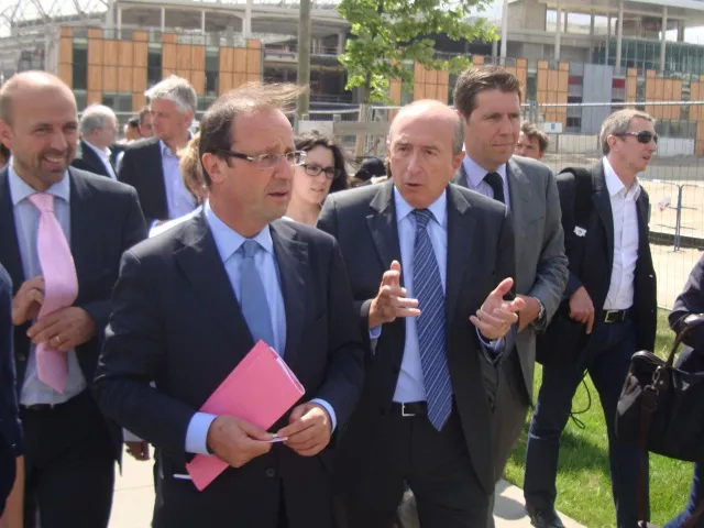 Hollande veut rassurer Collomb et les maires de France