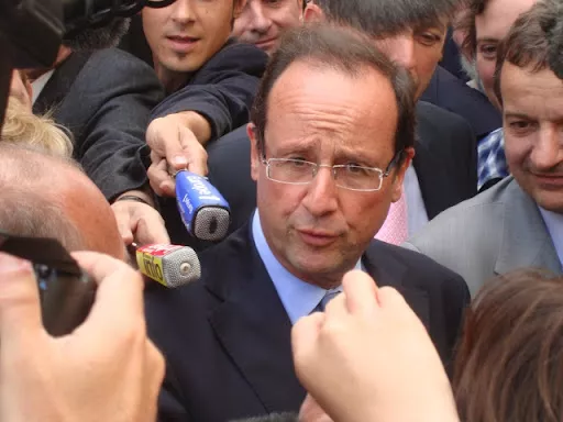 Hollande rend hommage au Conseil national de la résistance créé par Jean Moulin