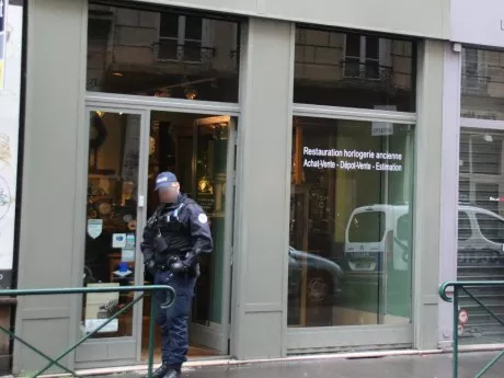 Braquage d’une horlogerie à Lyon : le gérant blessé est hors de danger