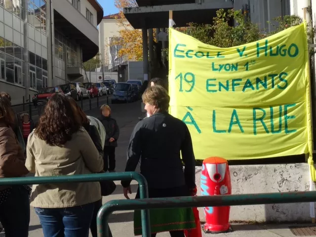 Le collectif "Jamais sans toit" poursuit sa mobilisation pour les élèves sans domicile à Lyon