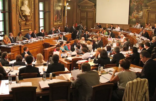 Lyon : le conseil municipal fait son dernier débat d'orientation budgétaire du mandat Collomb