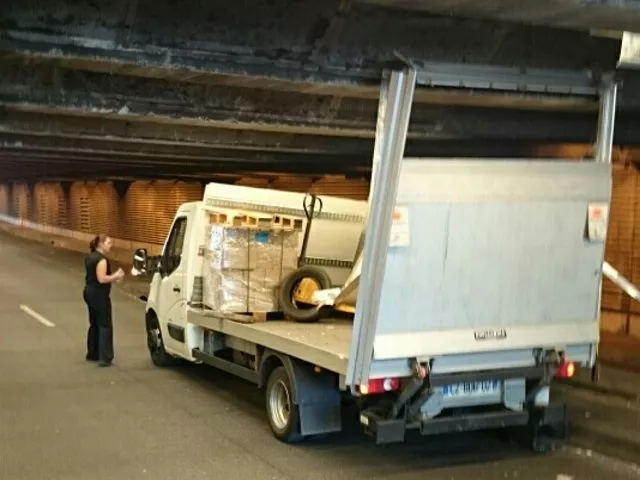 Lyon Part-Dieu : un camion s'encastre sous une trémie